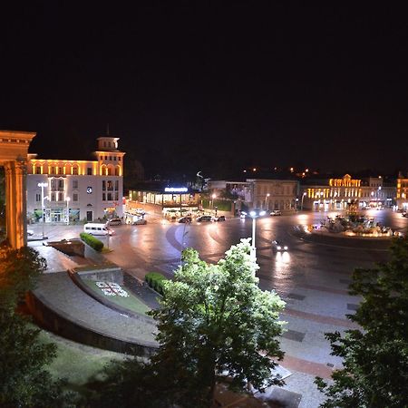 Central Apartments Kutaisi Esterno foto